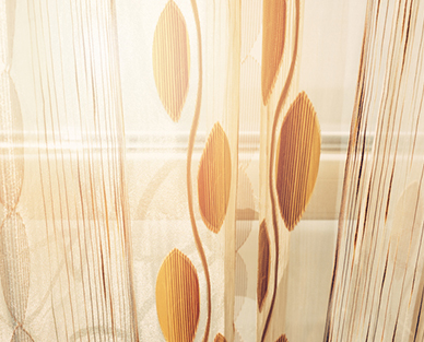 Tendencias 2026 en decoración: cortinas en tonos cálidos, neutrales y terrosos